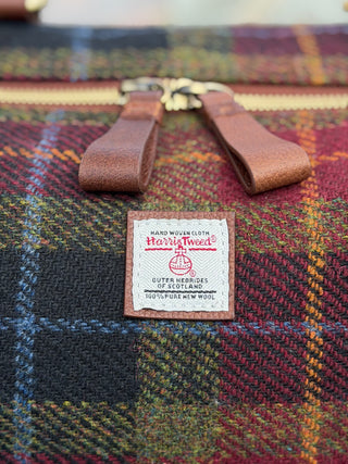 Der Harris Tweed ® ist streng geschützt und wird von der Harris Tweed® Authority zertifiziert.