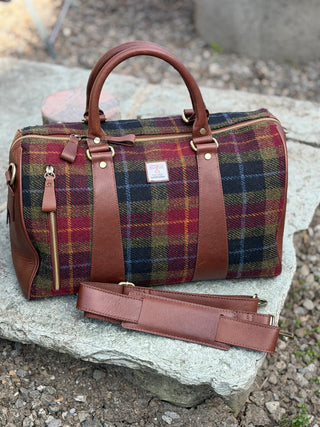 Ein Schultergurt lässt sich an den D-Ringen einhacken. 