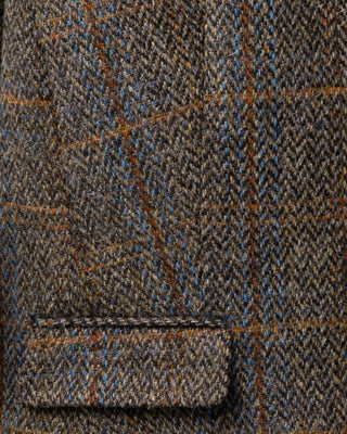Nahaufnahme des Harris Tweed Blazers.