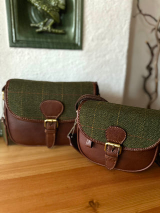 Tweed Saddle Bag Handtasche mini classic green