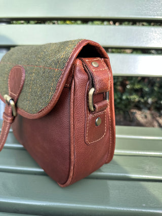 Tweed Saddle Bag Handtasche groß classic green