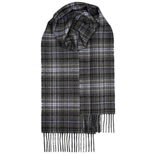 Klassischer Lammwollschal im Tartan Scotland Forever Antique von House of Scotland.