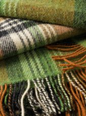 Detailaufnahme des Karomusters der Irish Picnic Blanket aus Schurwolle